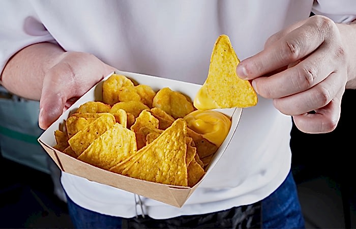 Бумажные тарелочки и лотки для чипсов